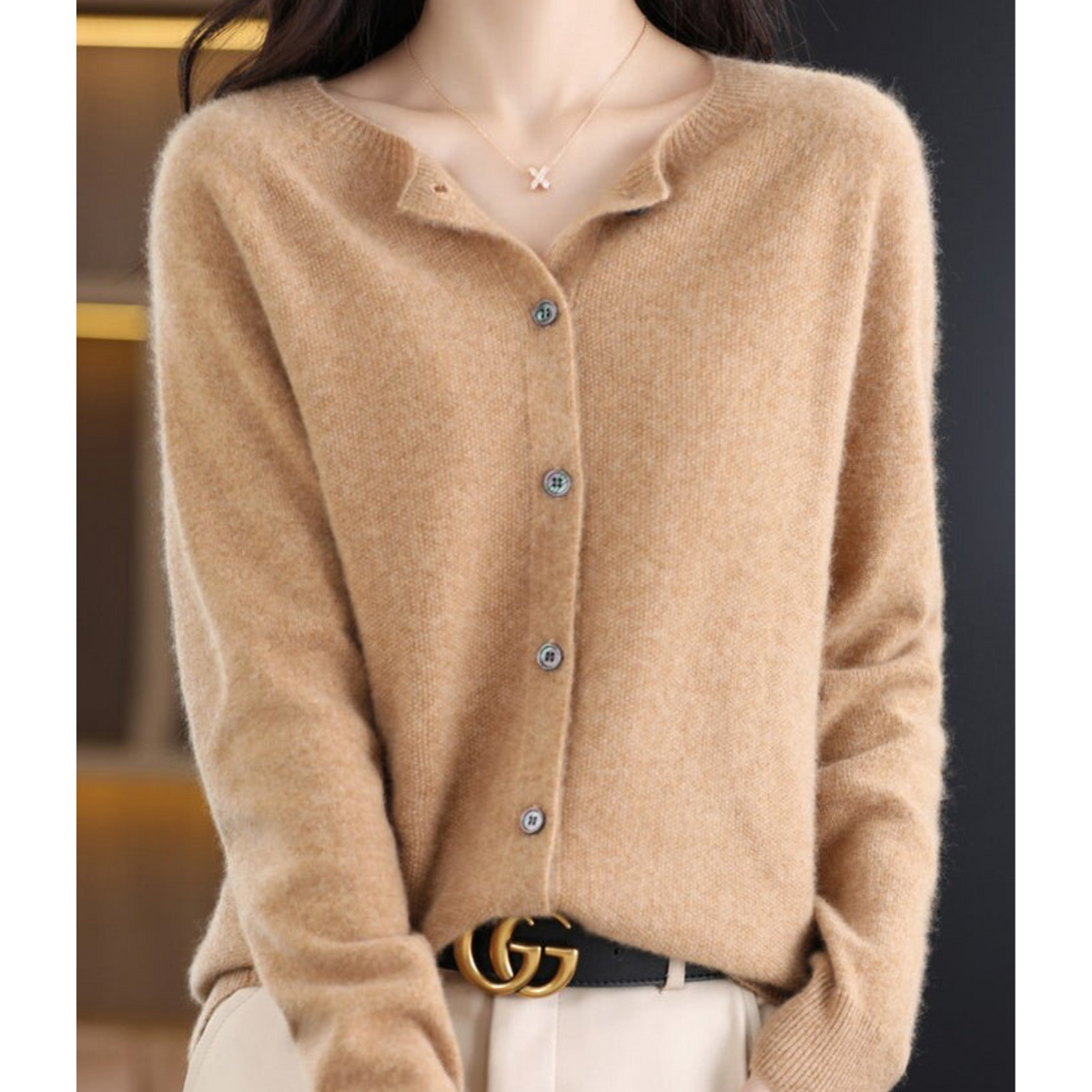 Cardigan Pour Femme En Laine Mérinos Et Cachemire, À Col Rond : Un Modèle D'hiver Élégant Et Luxueux, Idéal Pour Les Journées Froides Et Les Tenues Quotidiennes Raffinées