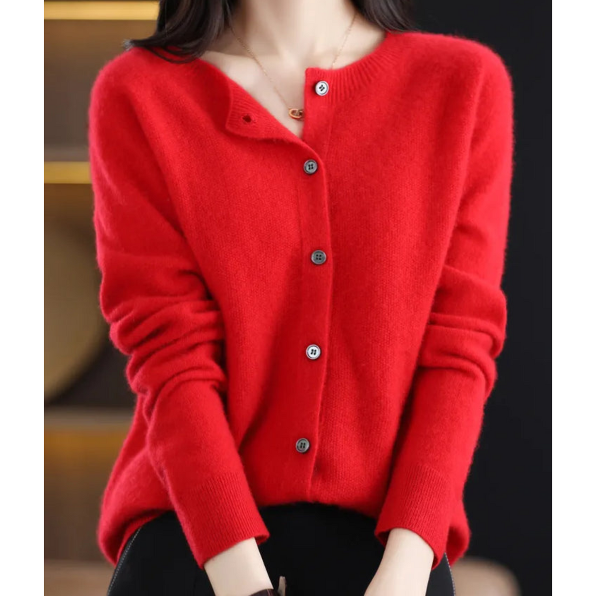 Cardigan Pour Femme En Laine Mérinos Et Cachemire, À Col Rond : Un Modèle D'hiver Élégant Et Luxueux, Idéal Pour Les Journées Froides Et Les Tenues Quotidiennes Raffinées