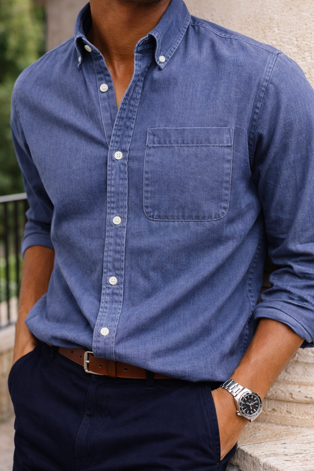 Chemise En Coton À Boutons Pour Homme – Un Modèle Classique Et Polyvalent, Idéal Pour Un Style Chic Et Décontracté Et Pour Un Usage Quotidien