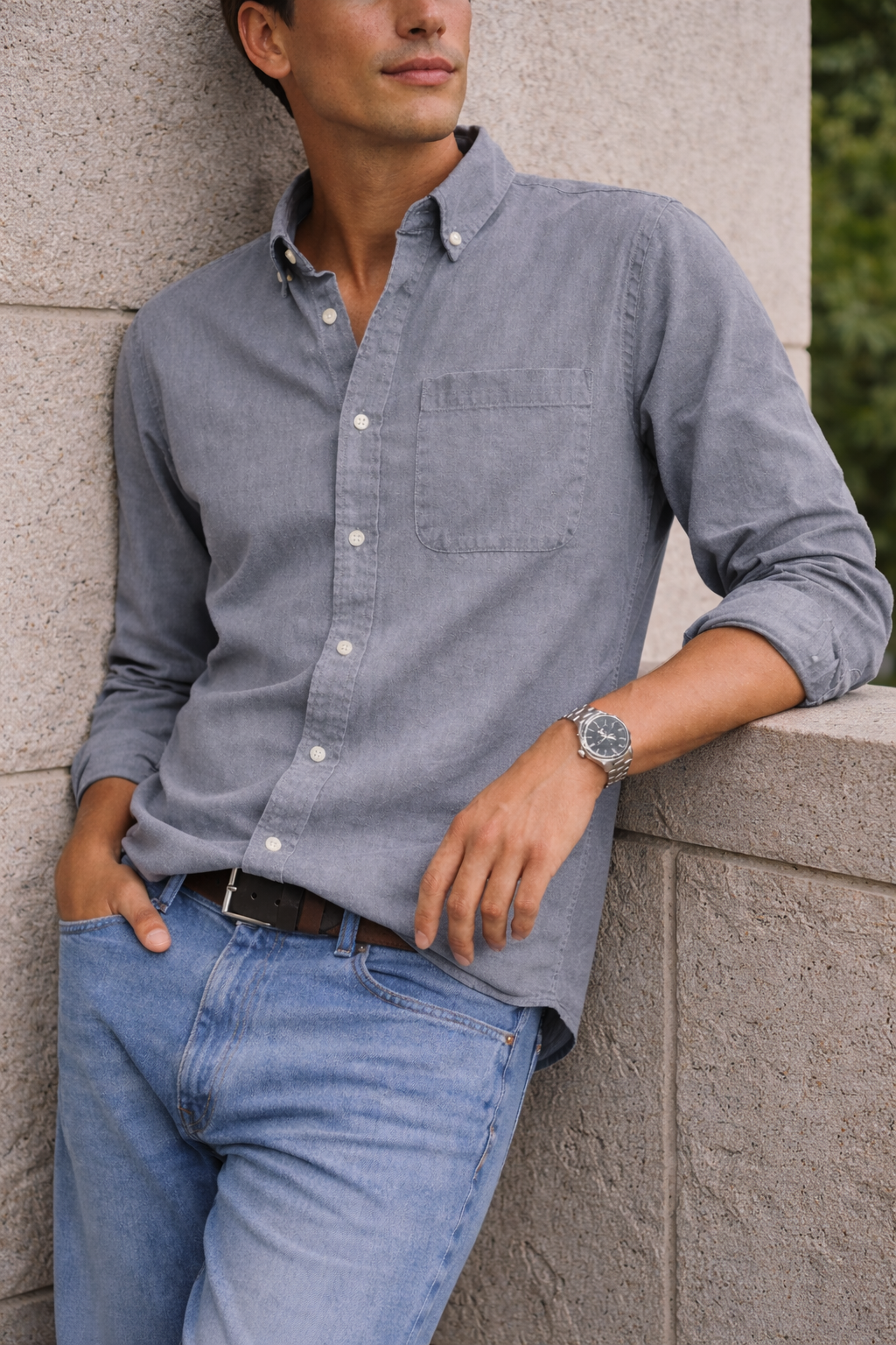 Chemise En Coton À Boutons Pour Homme – Un Modèle Classique Et Polyvalent, Idéal Pour Un Style Chic Et Décontracté Et Pour Un Usage Quotidien