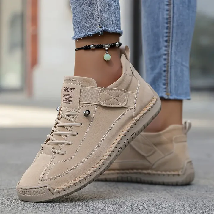 Baskets En Cuir Pour Femme Offrant Un Chaussant Confortable — Un Design Inspiré De L'ergonomie, Idéal Pour Un Usage Quotidien Et Pour Marcher Confortablement