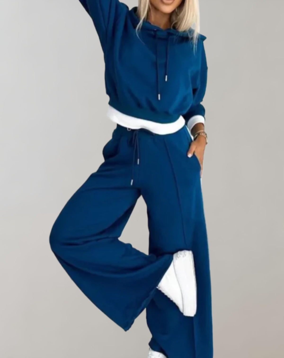 Ensemble Deux Pièces Pour Femme Composé D'un Sweat À Capuche Et D'un Pantalon À Jambes Larges : Une Tenue Décontractée En Coton Mélangé, Confortable, Idéale Pour Le Quotidien Et Les Loisirs